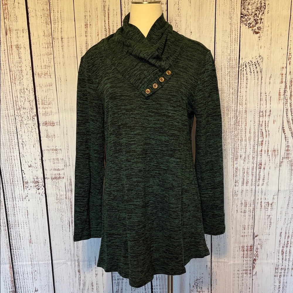 Chic Forest Green Women's Tunic with Button Detail‎